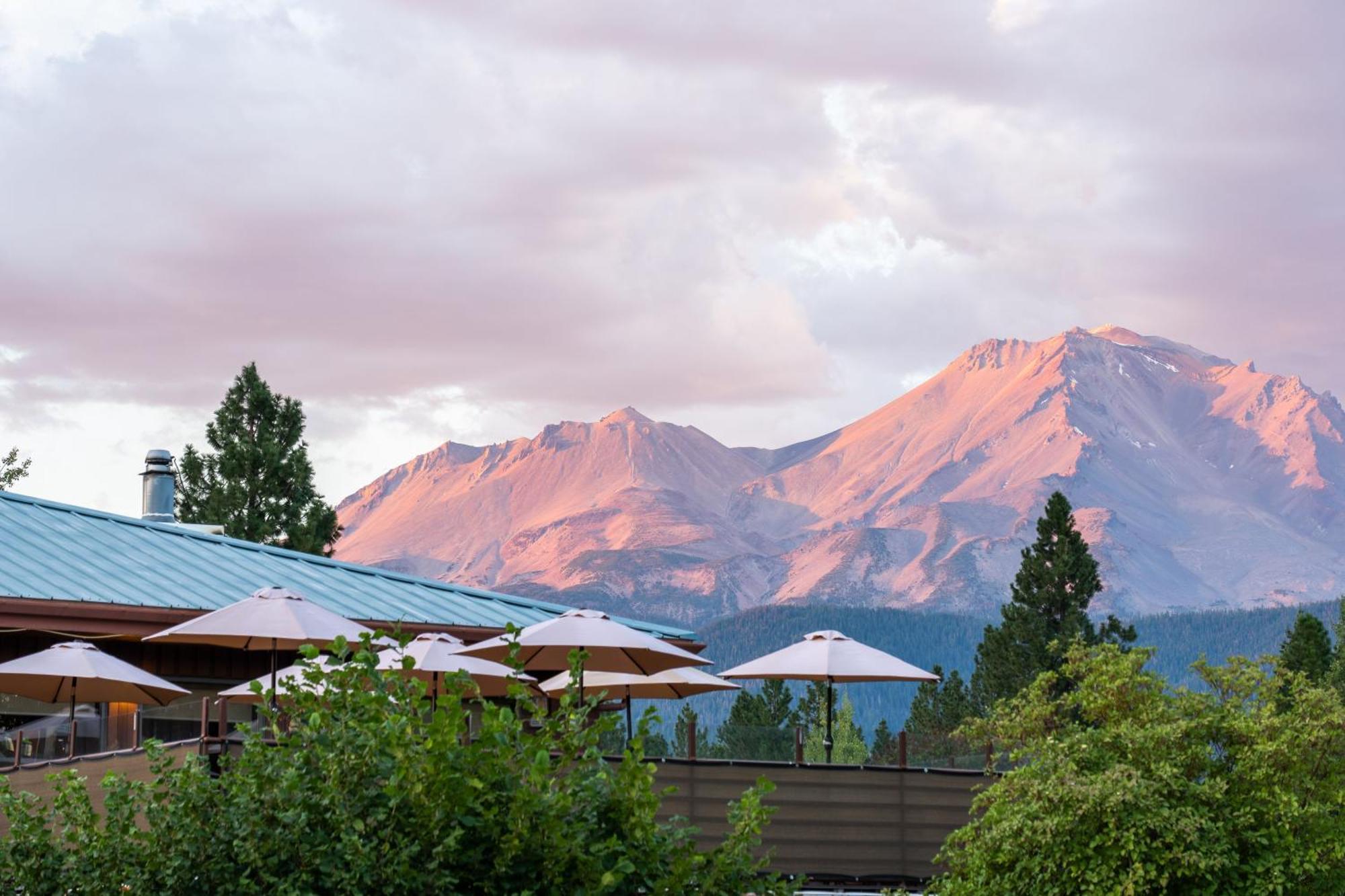 Mount Shasta Resort Exterior photo